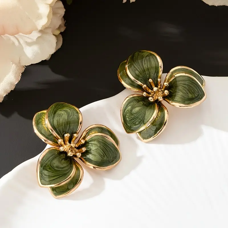 Vintage Green Handpainted Flower Earrings "Garden Party" – Elegant & refined