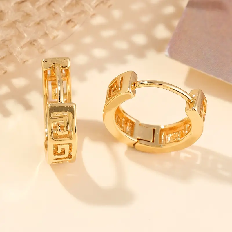 Vintage Golden Hoop Hollow Earrings "Cocktail Hour" – Elegant & refined