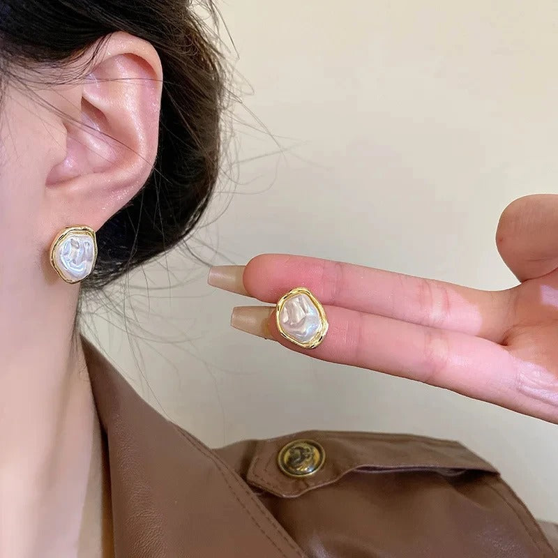Carmen - Elegant Pearl Earrings